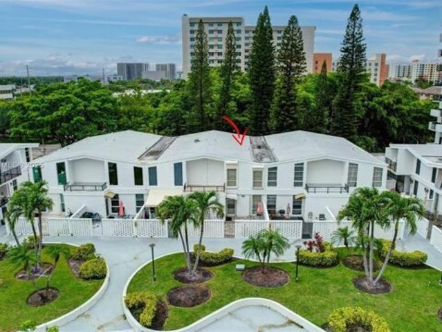 House for sale in Aventura