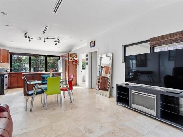 House for sale in Oakland Park