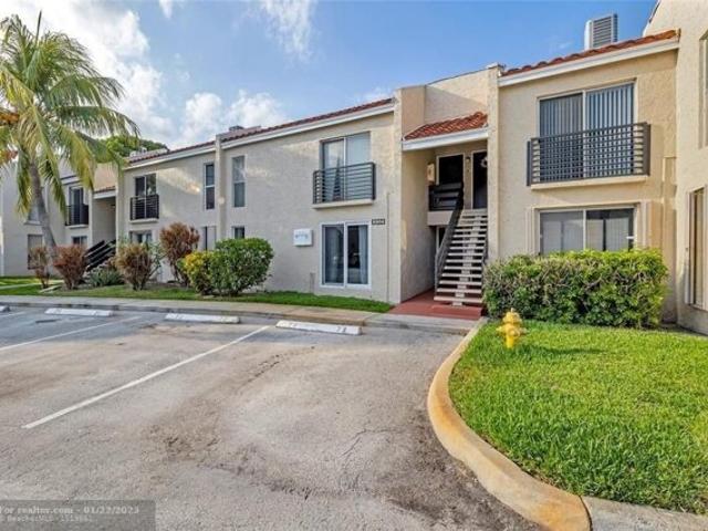 Condo for sale in Oakland Park
