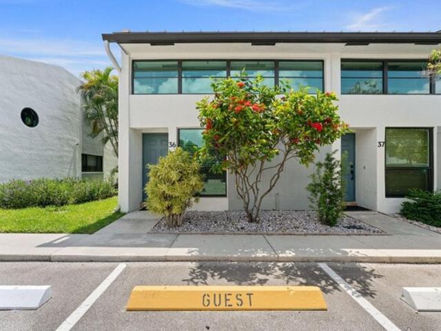 Condo for sale in Oakland Park, Florida