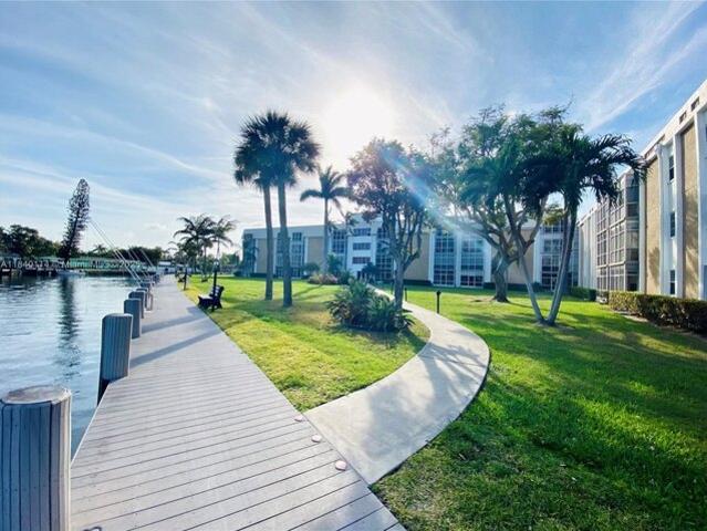 Condo for sale in Oakland Park, Florida