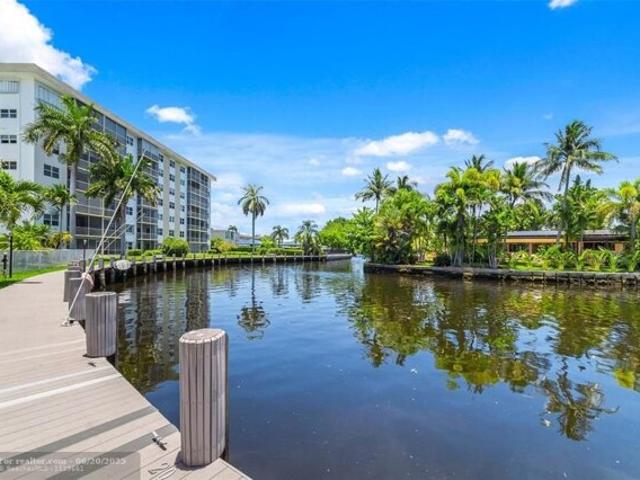 Condo for sale in Oakland Park