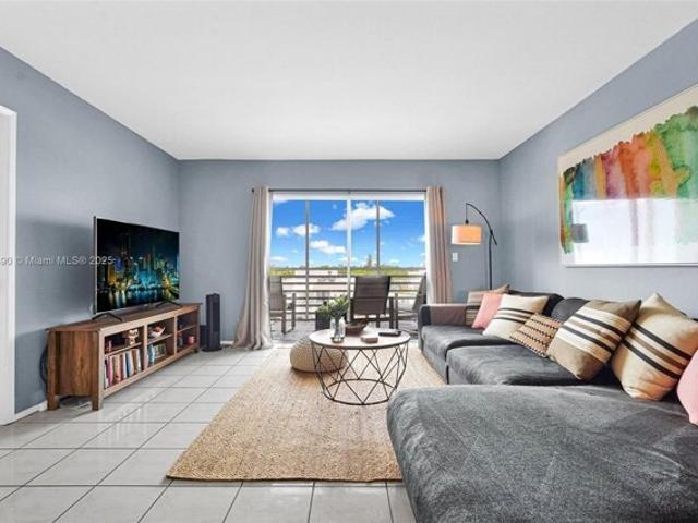 Condo for sale in Oakland Park