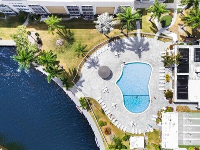 Condo for sale in Oakland Park