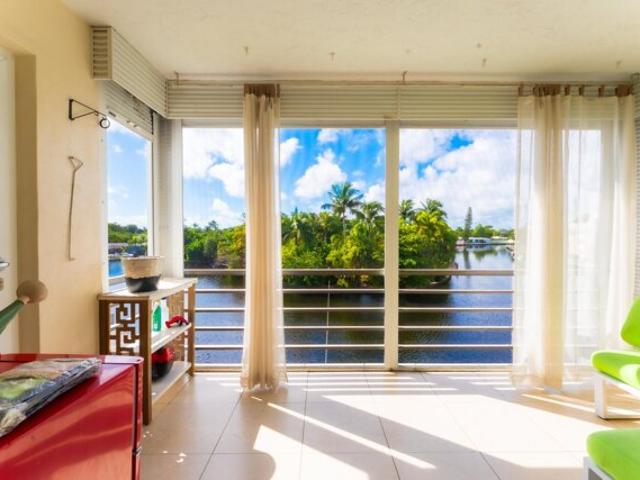 Condo for sale in Oakland Park, Florida