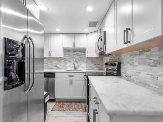 Condo for sale in Oakland Park, Florida