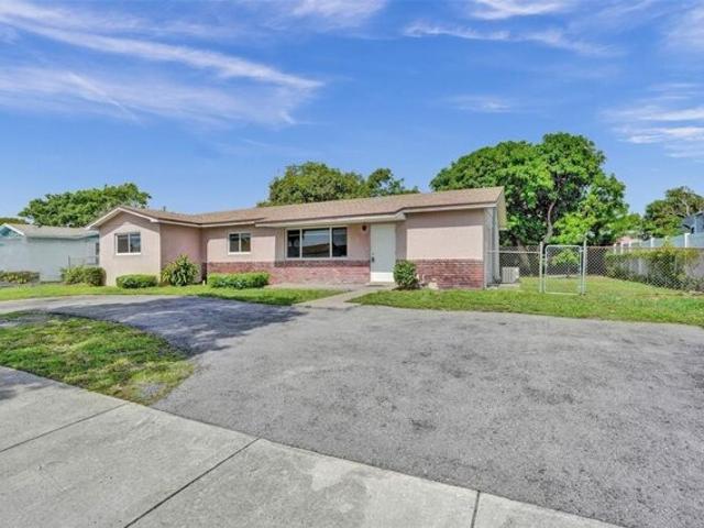 House for sale in Deerfield Beach