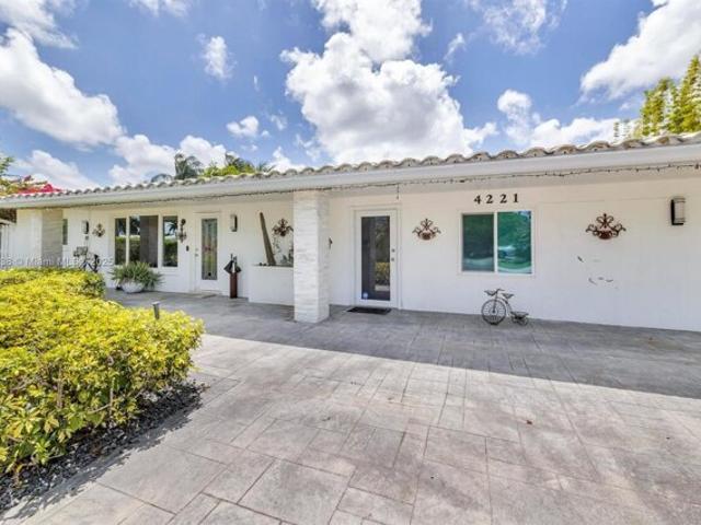 House for sale in Oakland Park