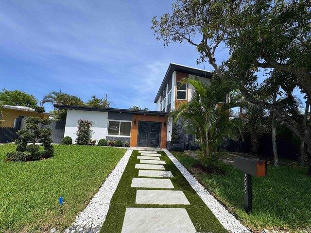 House for sale in Oakland Park