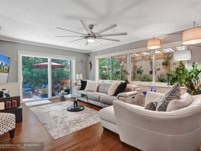 House for sale in Oakland Park