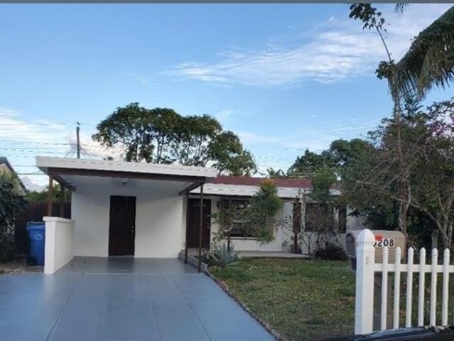 House for sale in Oakland Park