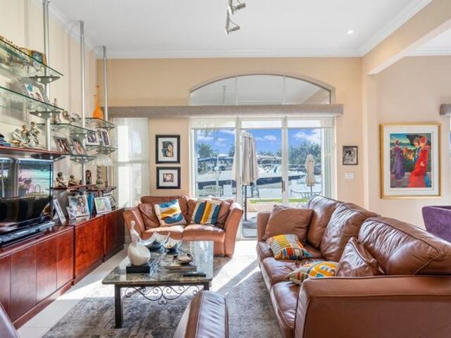 House for sale in Aventura