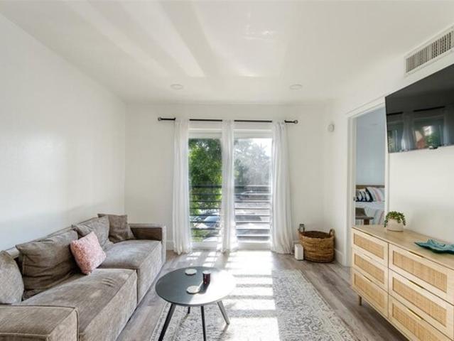 Condo for sale in Oakland Park