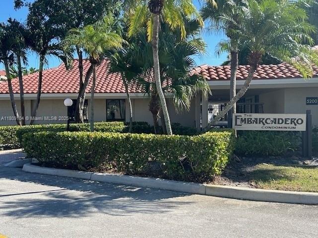 Condo for sale in Oakland Park