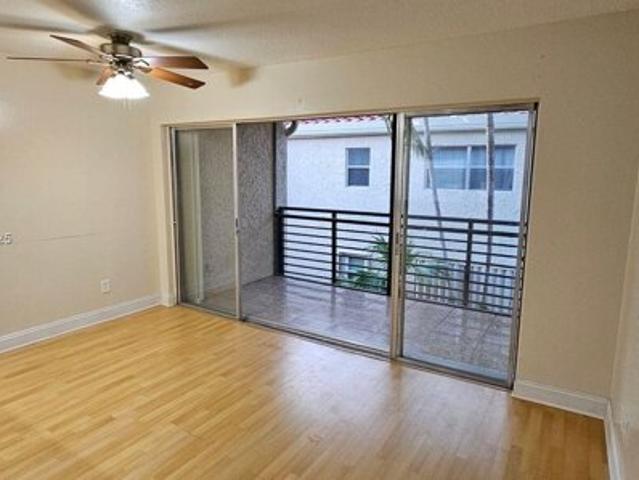 Condo for sale in Oakland Park, Florida