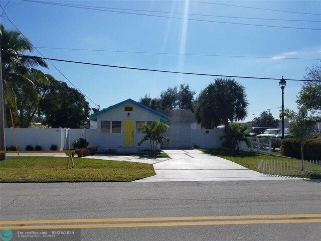House for sale in Oakland Park