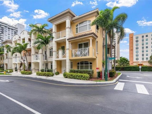 House for sale in Aventura
