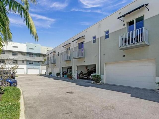 Condo for sale in Oakland Park, Florida