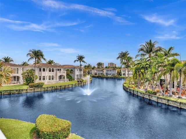 House for sale in Aventura