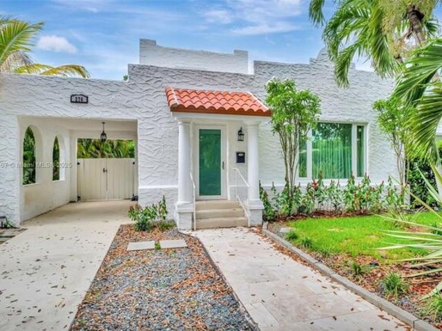 House for sale in El Portal