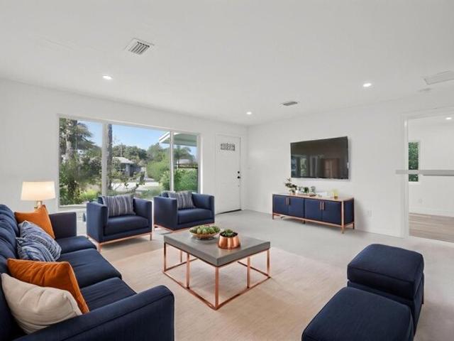 House for sale in Oakland Park