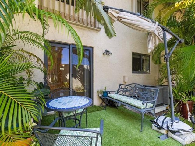 Condo for sale in Oakland Park