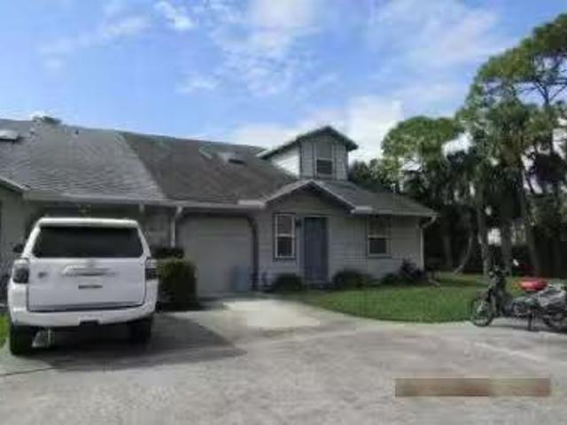 House for sale in Port Saint Lucie