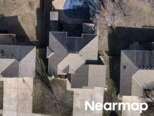 House for sale in Woodbury Park, Lee's Summit