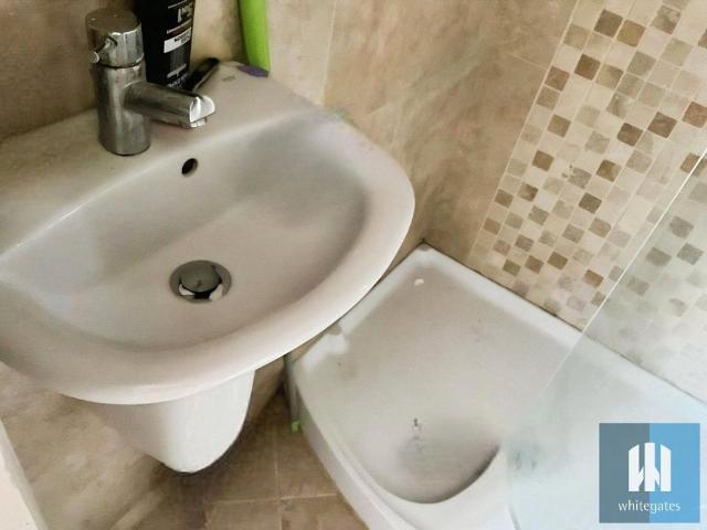 Studio for rent in Armitage Bridge, West Yorkshire