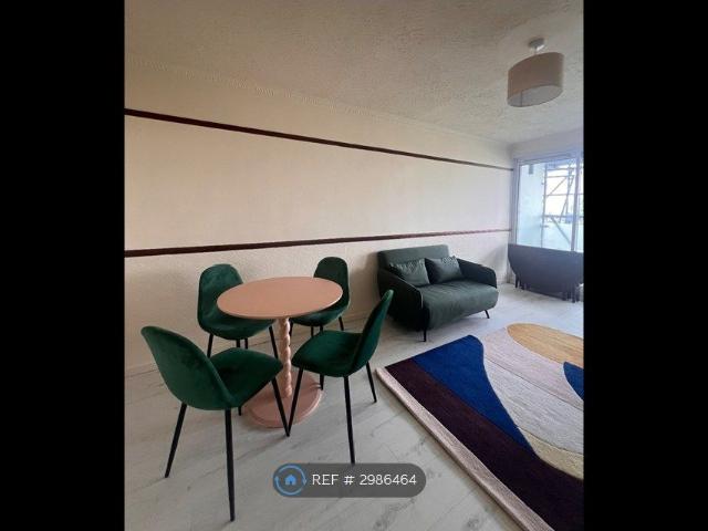 Apartment for rent in Poplar Grove, Greater London