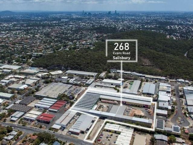 Warehouse for rent in Toombul, Queensland