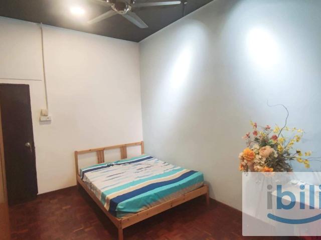 Room for rent in Sendayan Village, Negeri Sembilan