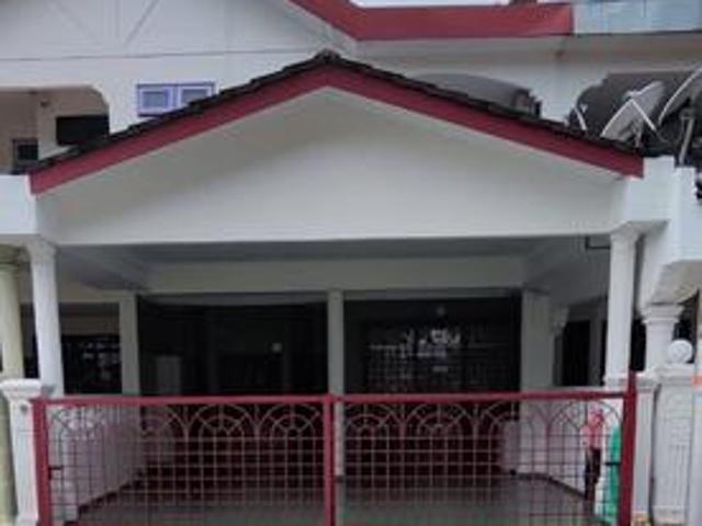 Terraced House for sale in Malaka