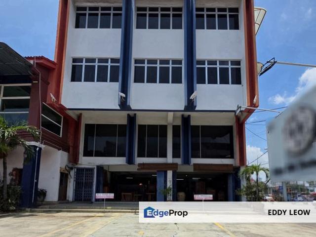 Shop for rent in Malaka