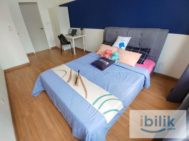 Room for rent in Petaling, Alam Impian