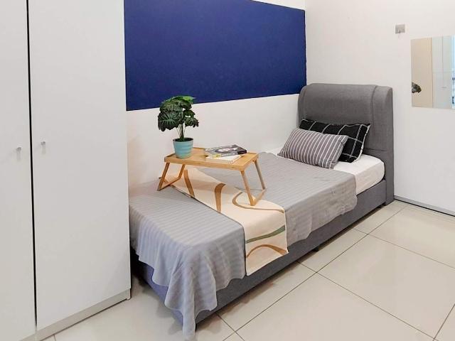 Room for rent in Petaling, Alam Impian