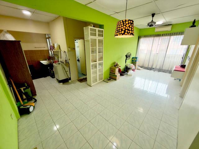 Apartment for sale in Seri Kembangan, Majlis Bandaraya Subang Jaya