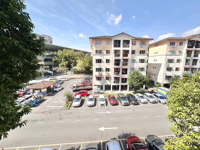 Flat for sale in Petaling, Damansara Damai