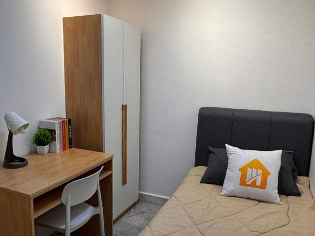 Room for rent in Taman Salak Selatan, Kuala Lumpur
