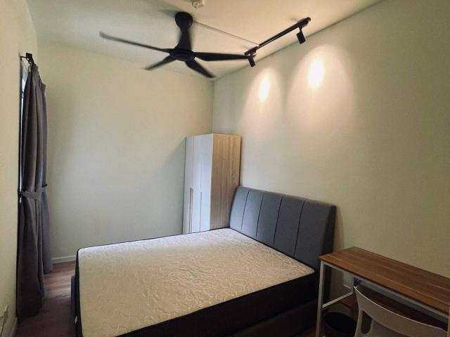 Room for rent in Petaling, Alam Impian
