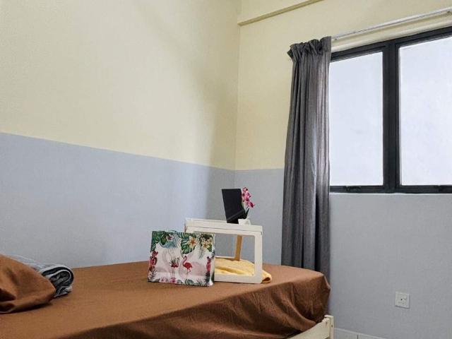 Room for rent in Petaling, Alam Impian