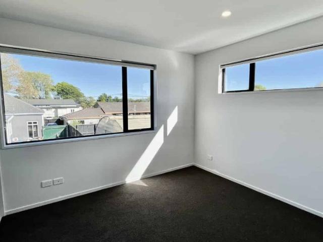 Townhouse for rent in Heathcote, Canterbury