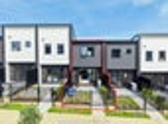 Townhouse for sale in Paremoremo, Oroua County