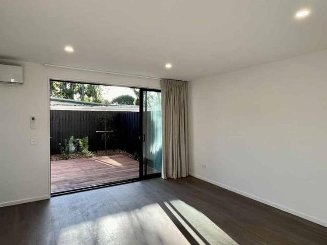 Townhouse for rent in Heathcote, Canterbury