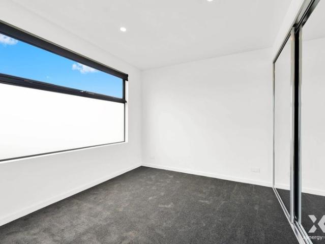 Townhouse for rent in Somerfield Estate, Melbourne