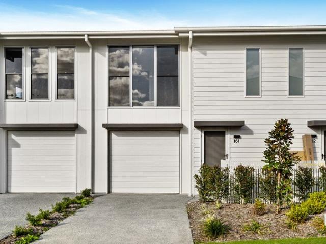 Townhouse for rent in Fernbrook, Queensland