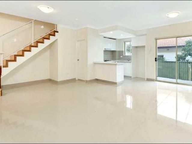 Townhouse for rent in Sydney, New South Wales