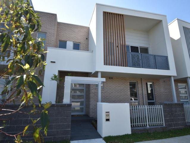 Townhouse for rent in Shell Cove, Shellharbour City Council