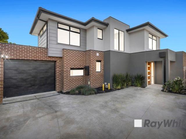 Townhouse for sale in Camerons Creek, Victoria