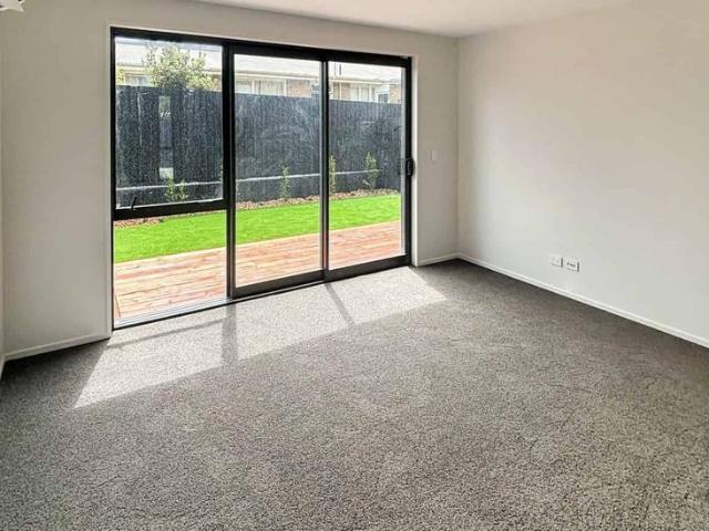 Townhouse for rent in Heathcote, Canterbury